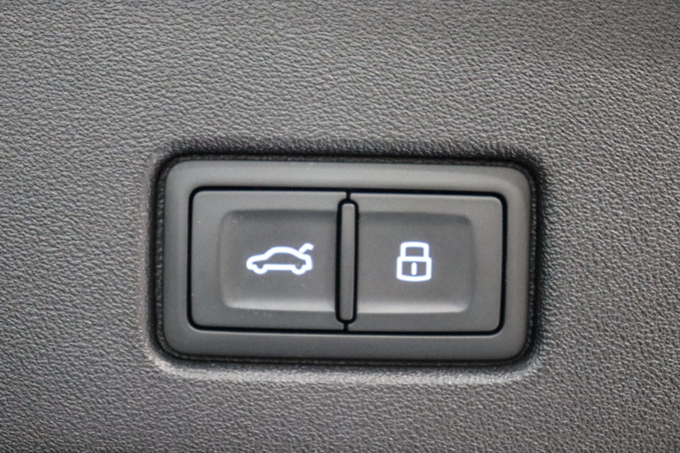 Audi Q4 e-tron 50 S-line quattro 5d