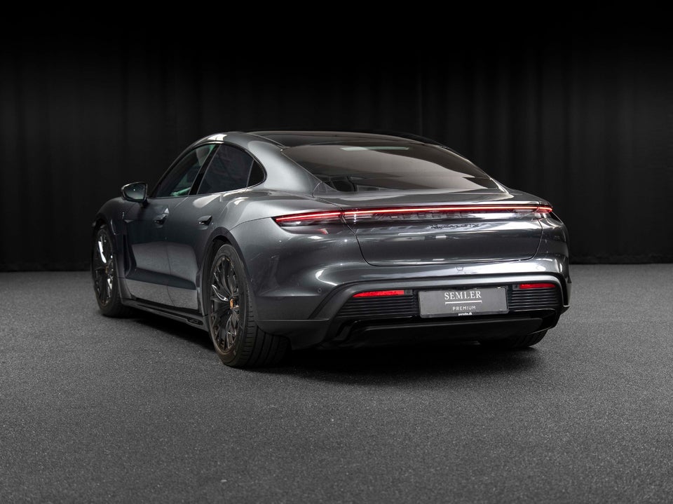 Porsche Taycan GTS Performance+  4d