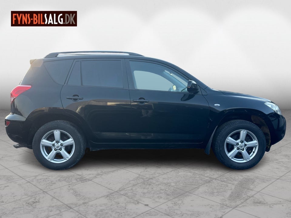 Toyota RAV4 2,0 VVT-i Wave 4x4 Van 5d