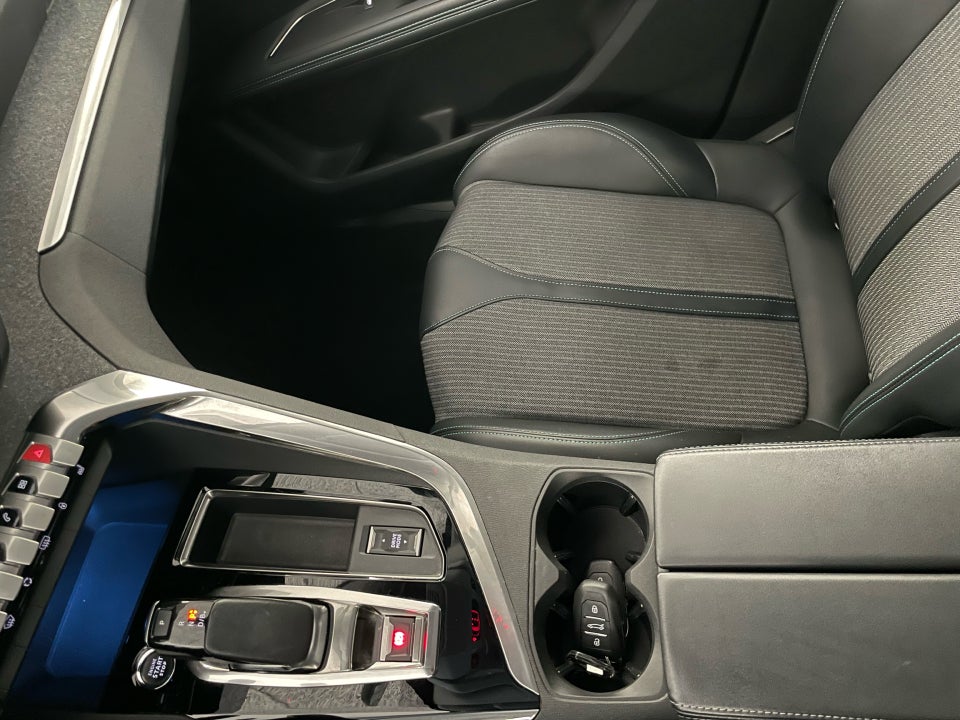 Peugeot 3008 1,6 Hybrid Selection Sport EAT8 5d