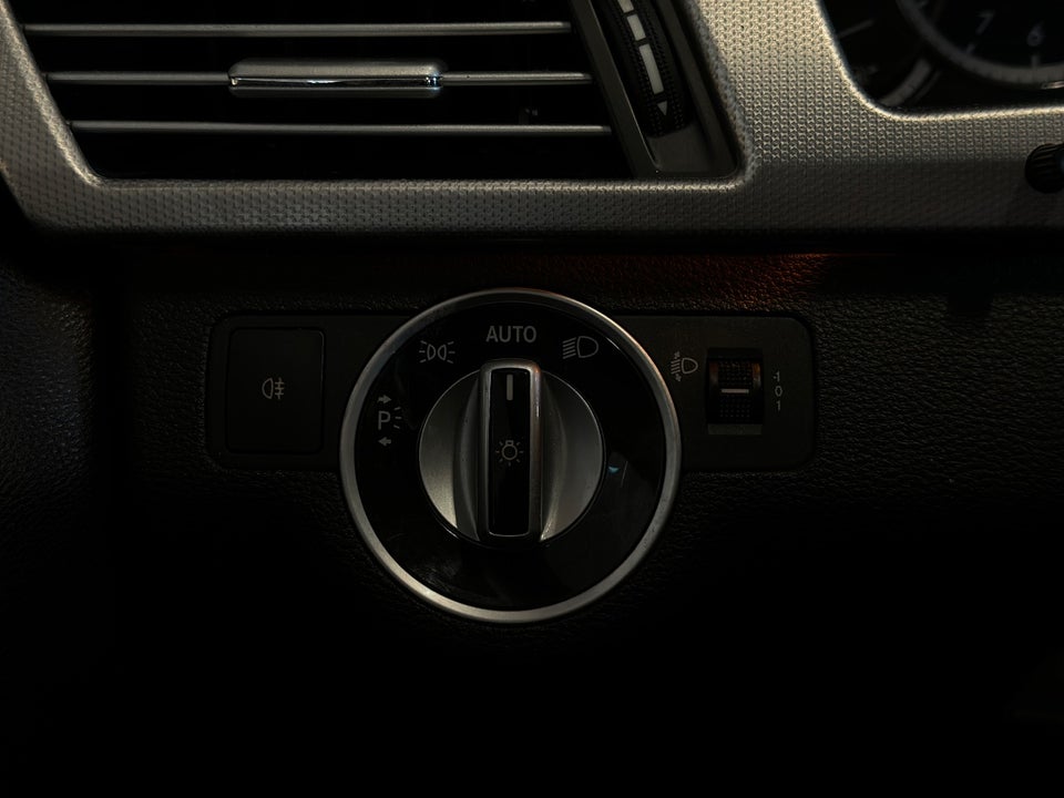 Mercedes E200 2,2 CDi stc. aut. BE 5d