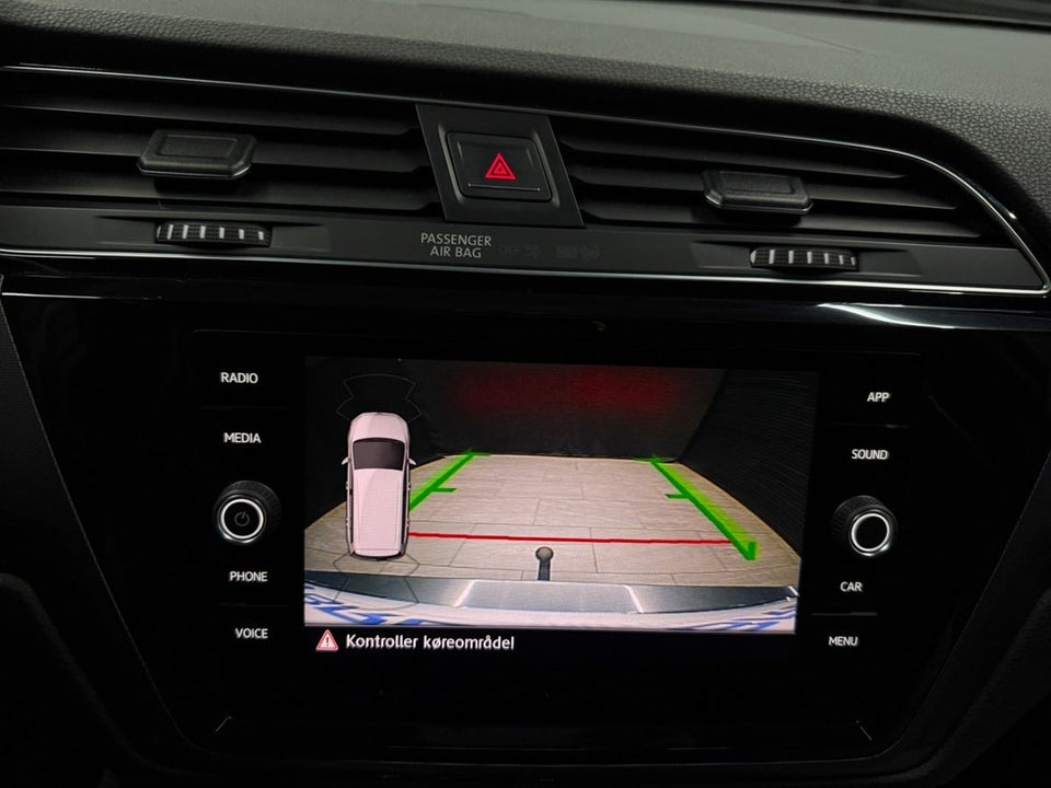 VW Touran 2,0 TDi 190 R-line DSG 7prs 5d