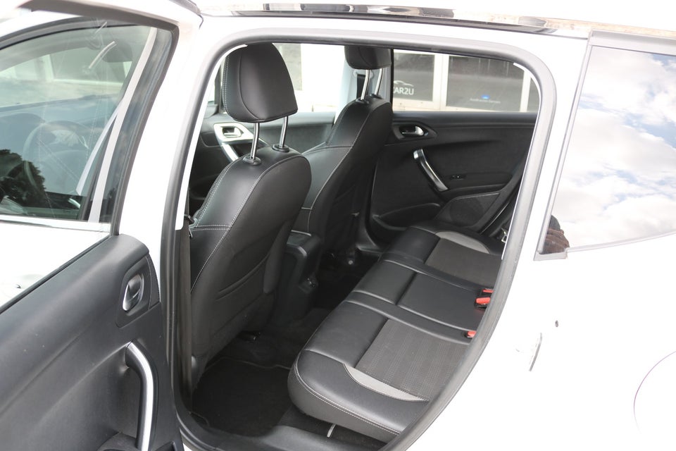 Peugeot 2008 1,6 BlueHDi 100 Allure 5d