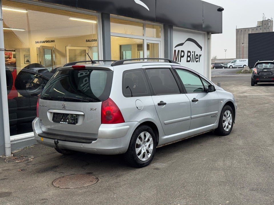Peugeot 307 1,6 XR stc. 5d