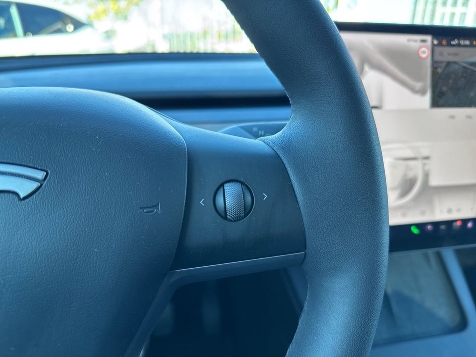 Tesla Model Y Long Range AWD 5d