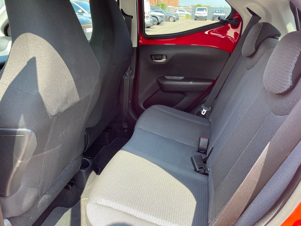 Toyota Aygo 1,0 VVT-i x-press 5d