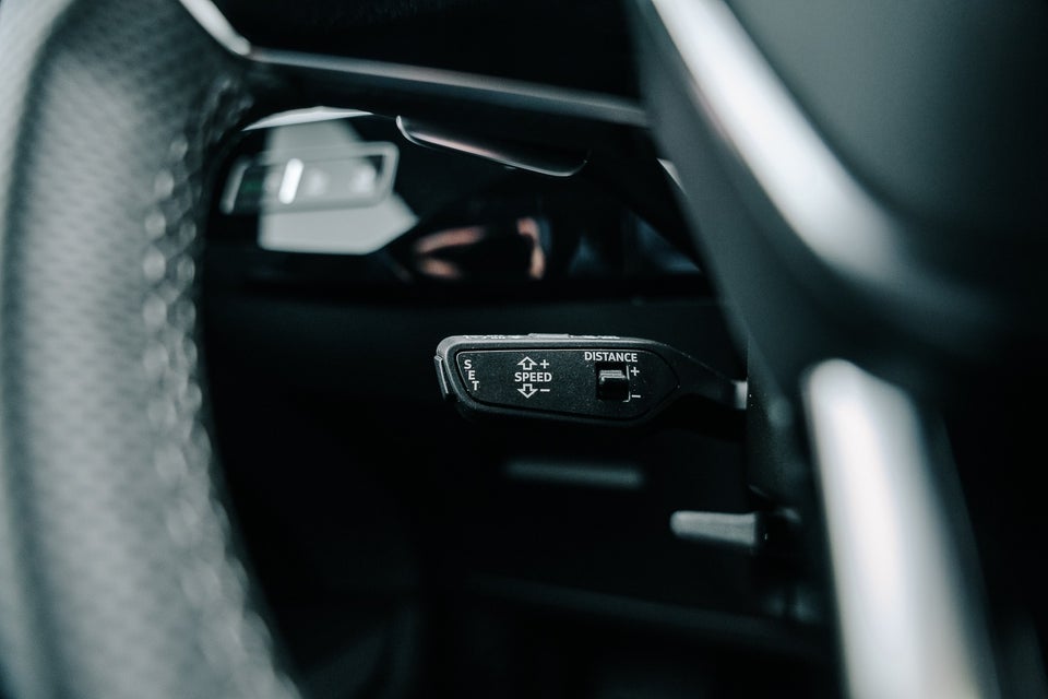 Audi Q8 e-tron 50 S-line Sportback quattro 5d