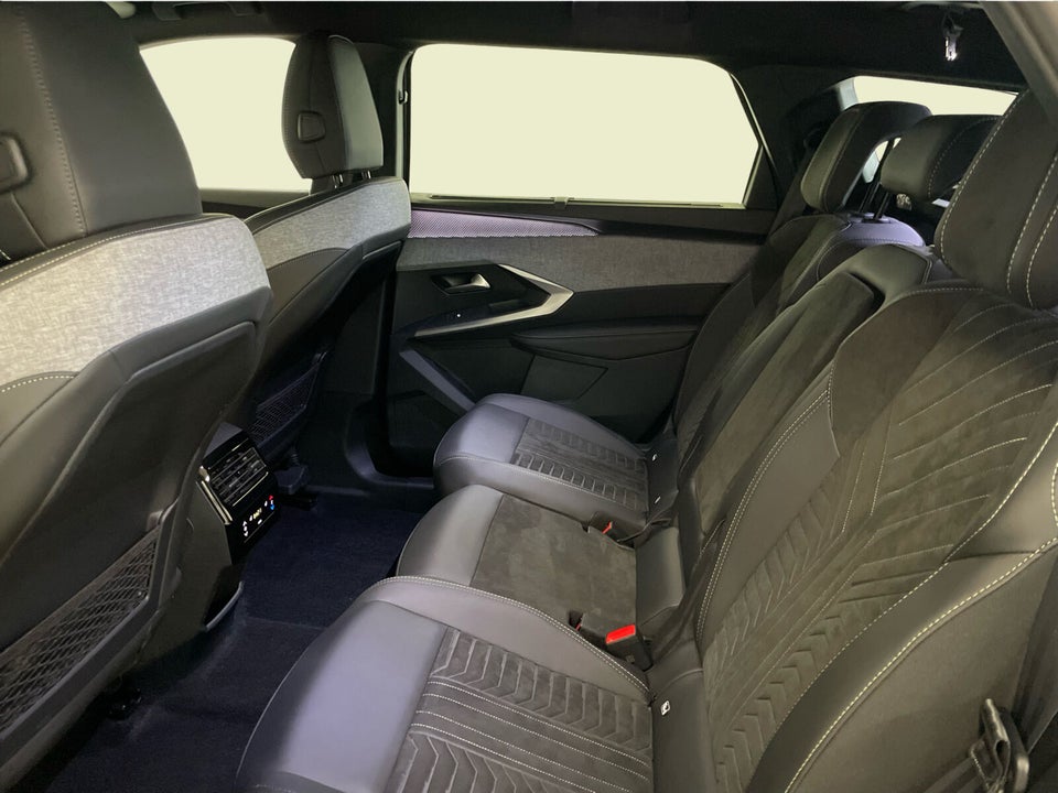 Peugeot e-5008 77 GT Pack 7prs 5d