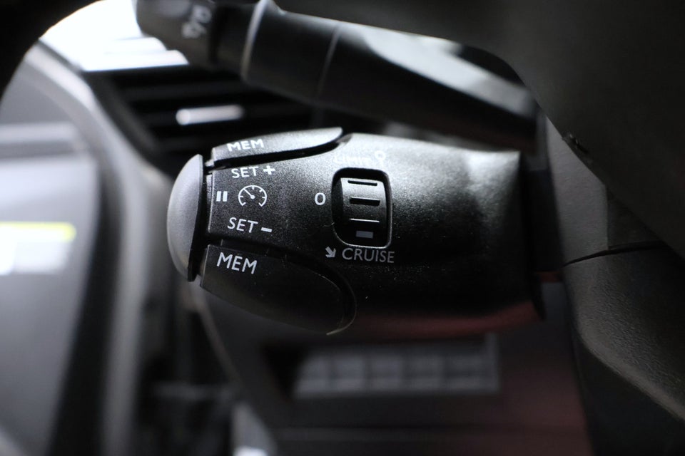 Peugeot e-2008 54 GT 5d