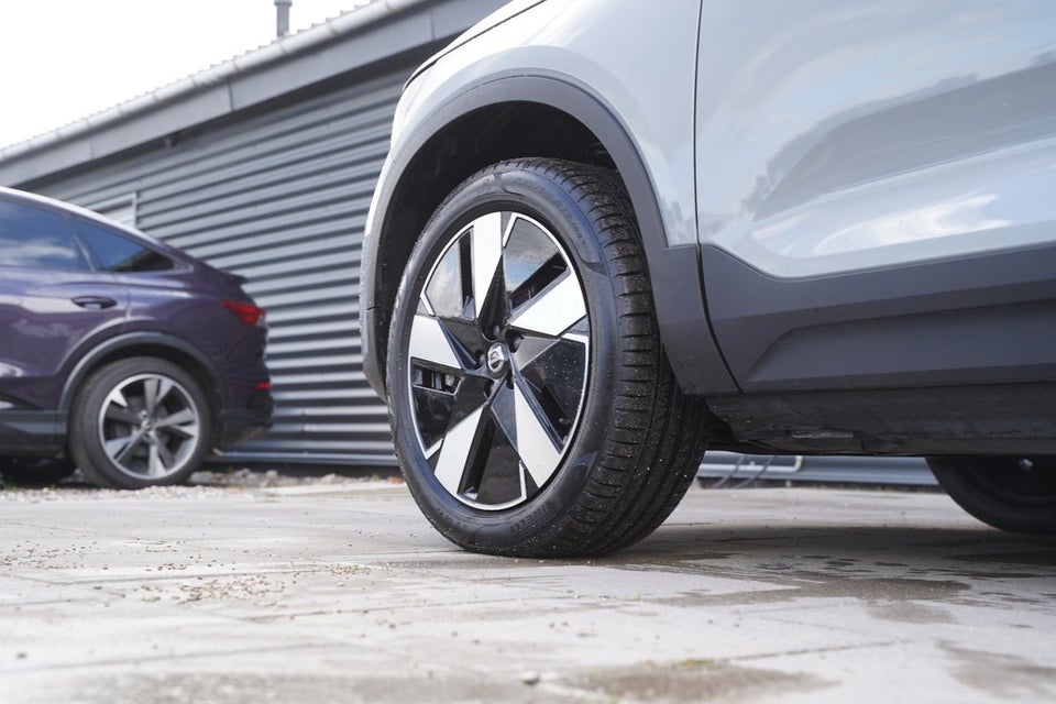 Volvo EX40 Twin Performance Plus 5d