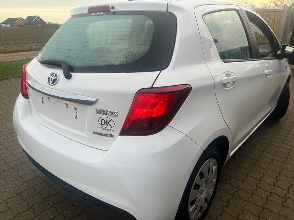 Toyota Yaris 1,5 Hybrid H1 e-CVT 5d