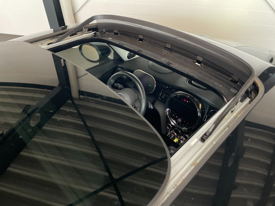 MINI Cooper SE Classic Trim 3d