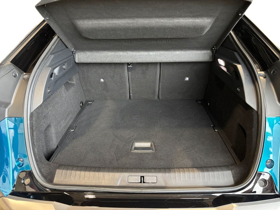 Peugeot e-3008 77 GT Pack 5d