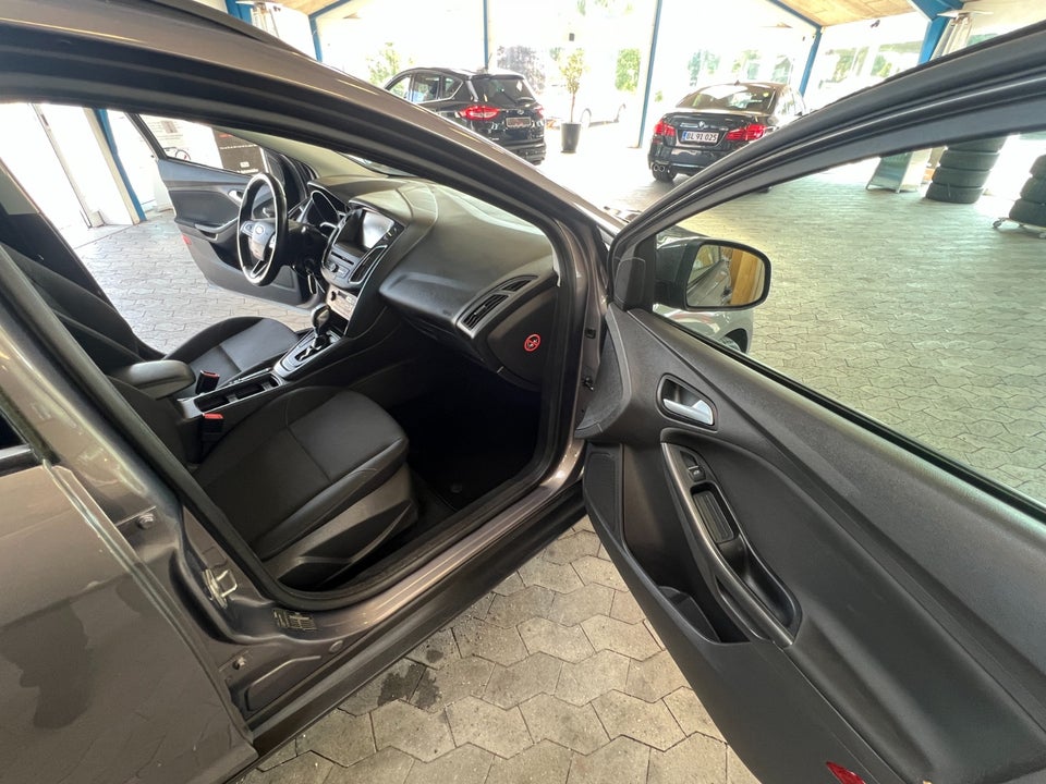 Ford Focus 1,0 SCTi 125 Business stc. aut. 5d