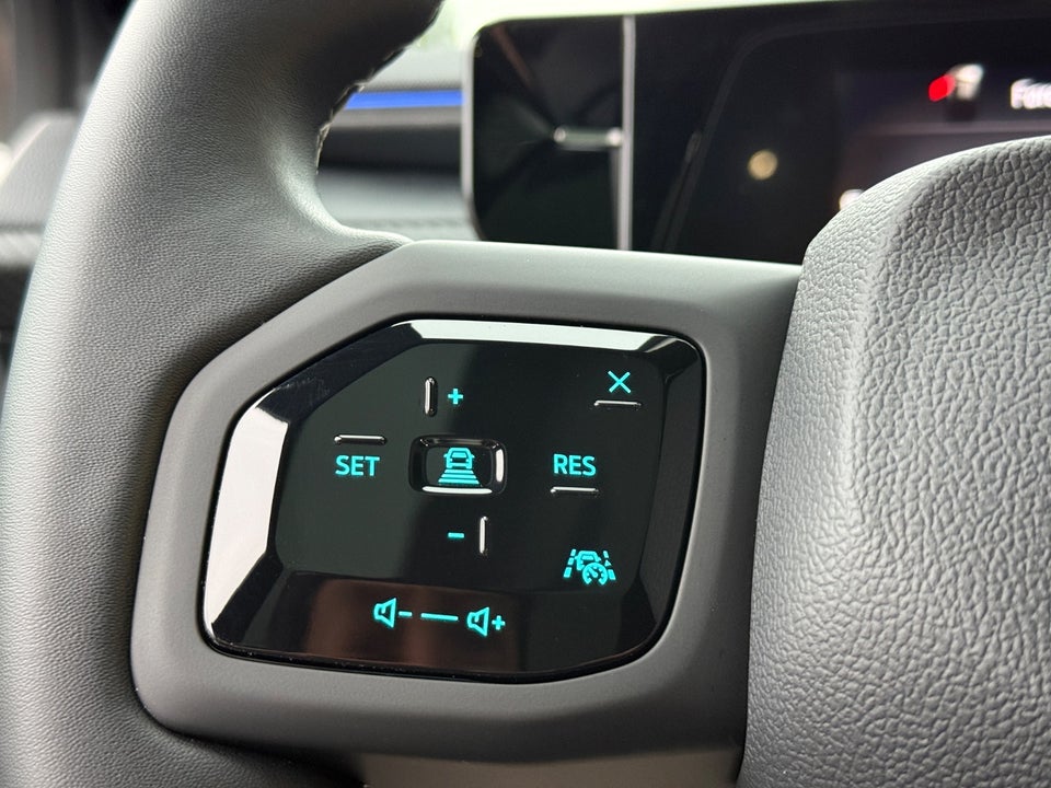 Ford Explorer 82 Premium Extended Range 5d