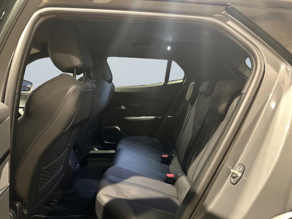 Peugeot e-2008 54 GT 5d