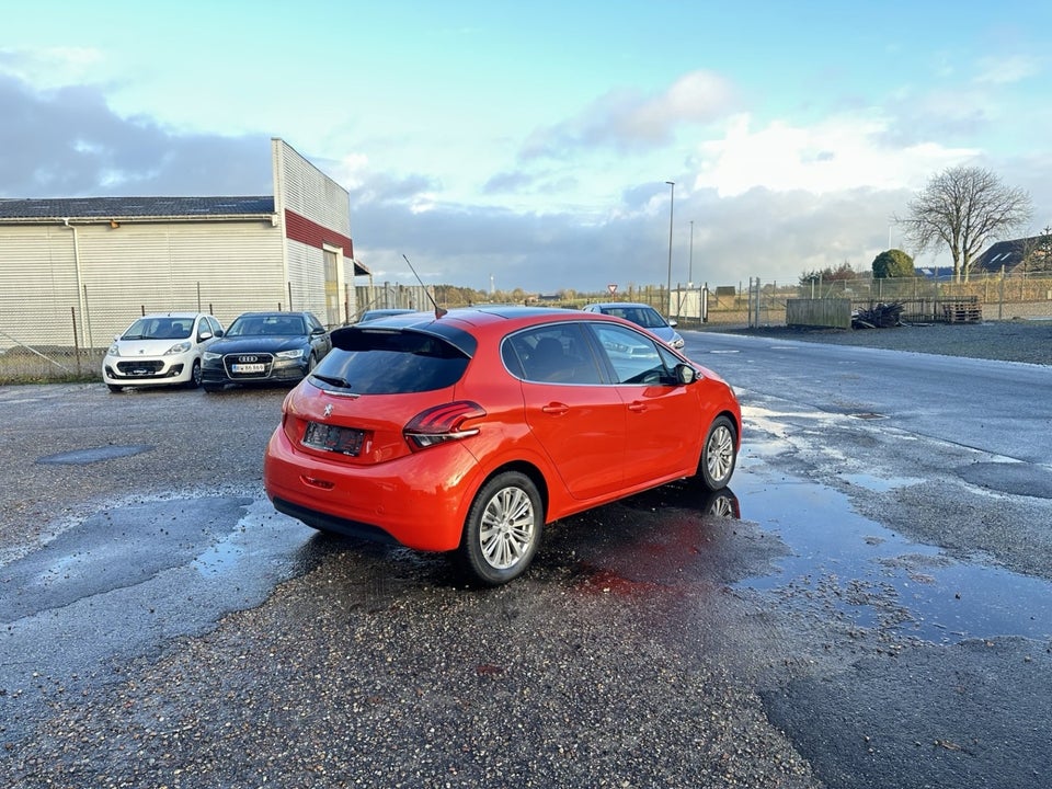 Peugeot 208 1,6 BlueHDi 100 Allure Sky 5d