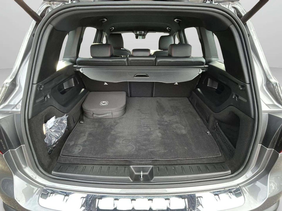 Mercedes EQB250 AMG Line 5d