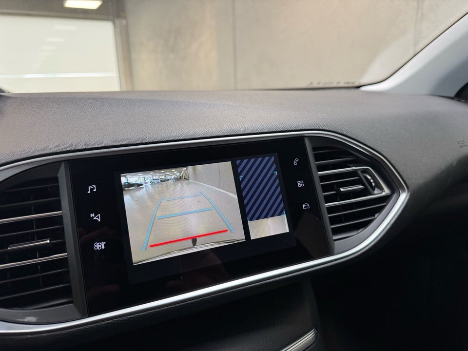 Peugeot 308 1,5 BlueHDi 130 Allure Grand 5d