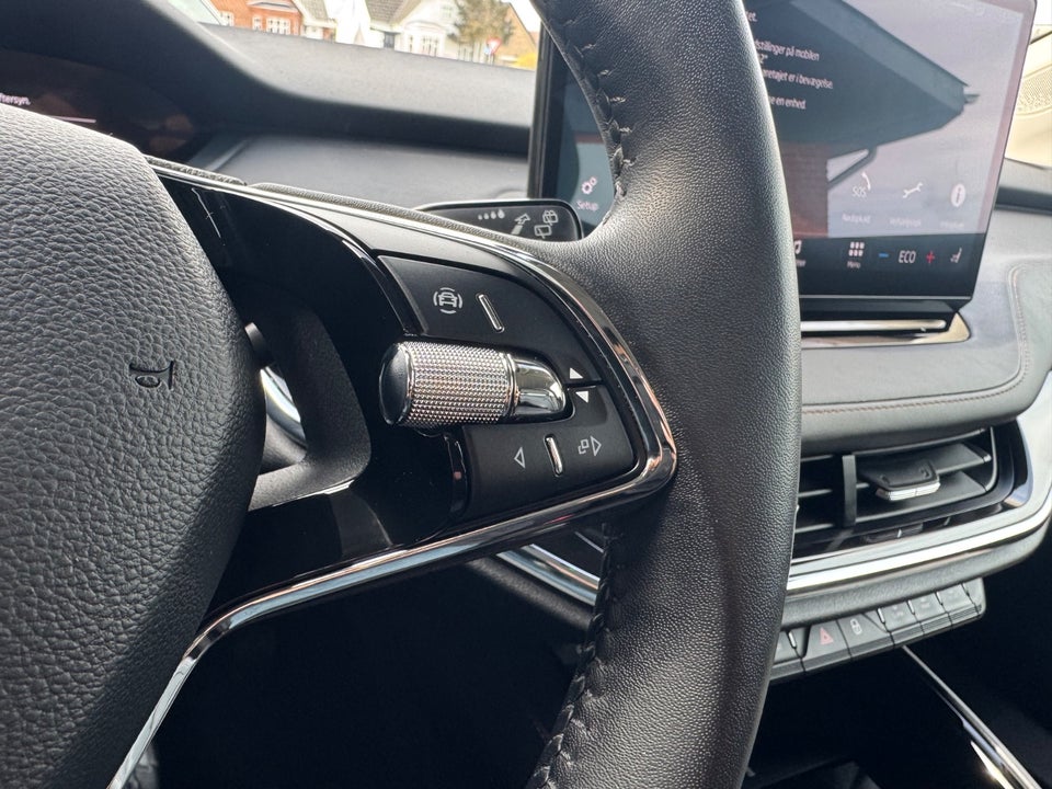Skoda Enyaq 60 iV Suite 5d