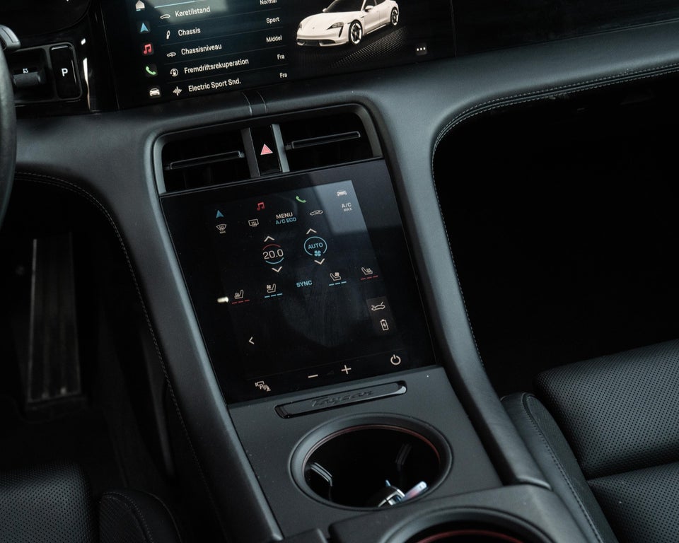 Porsche Taycan Turbo Performance+ 4d