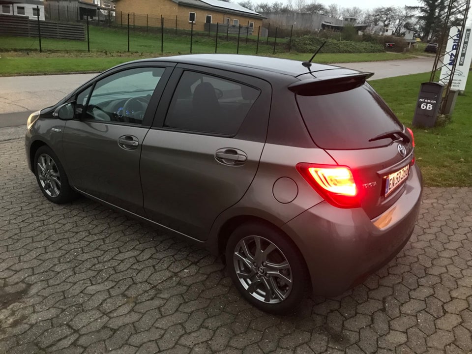 Toyota Yaris 1,5 Hybrid H2 Premium Luksus e-CVT 5d