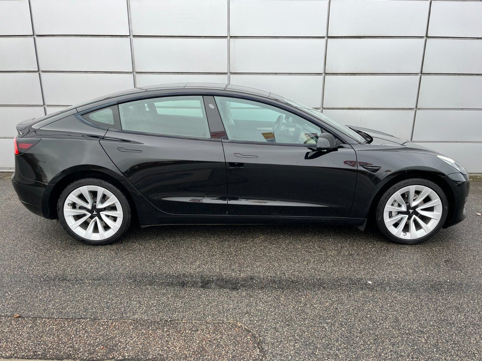 Tesla Model 3 Long Range AWD 4d