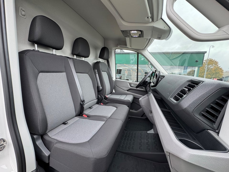 VW Crafter 35 2,0 TDi 177 Kassevogn L3H3 aut.