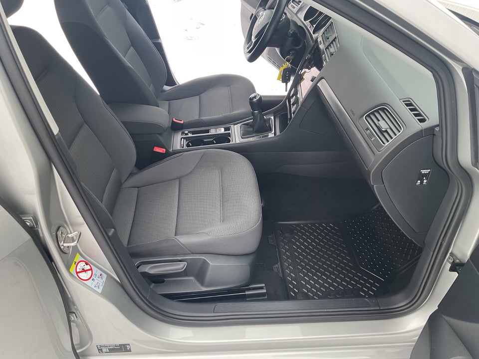 VW Golf VII 1,5 TSi 130 Comfortline 5d