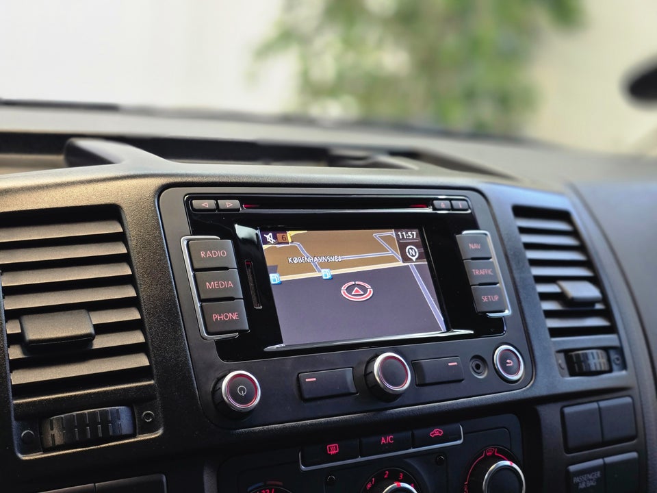 VW Transporter 2,0 TDi 140 Kassevogn DSG kort