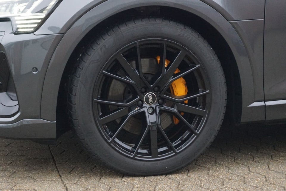 Audi e-tron 55 S-line quattro 5d