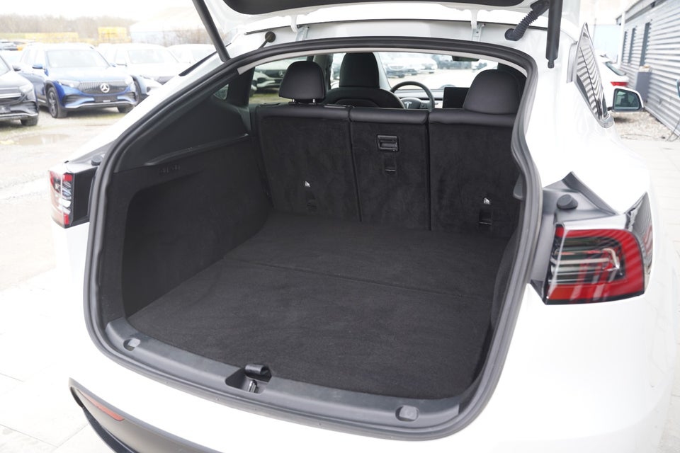 Tesla Model Y Long Range AWD 5d