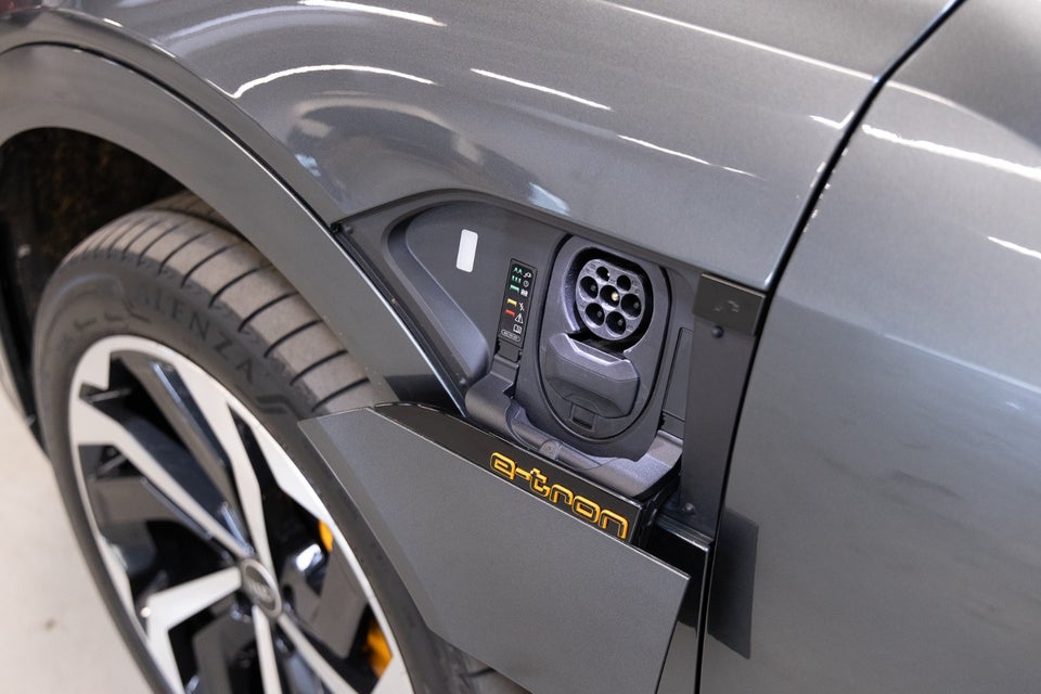 Audi e-tron 55 S-line quattro 5d