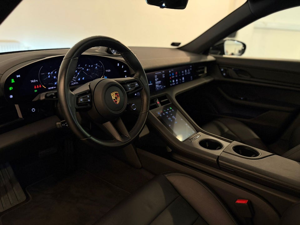 Porsche Taycan 4d