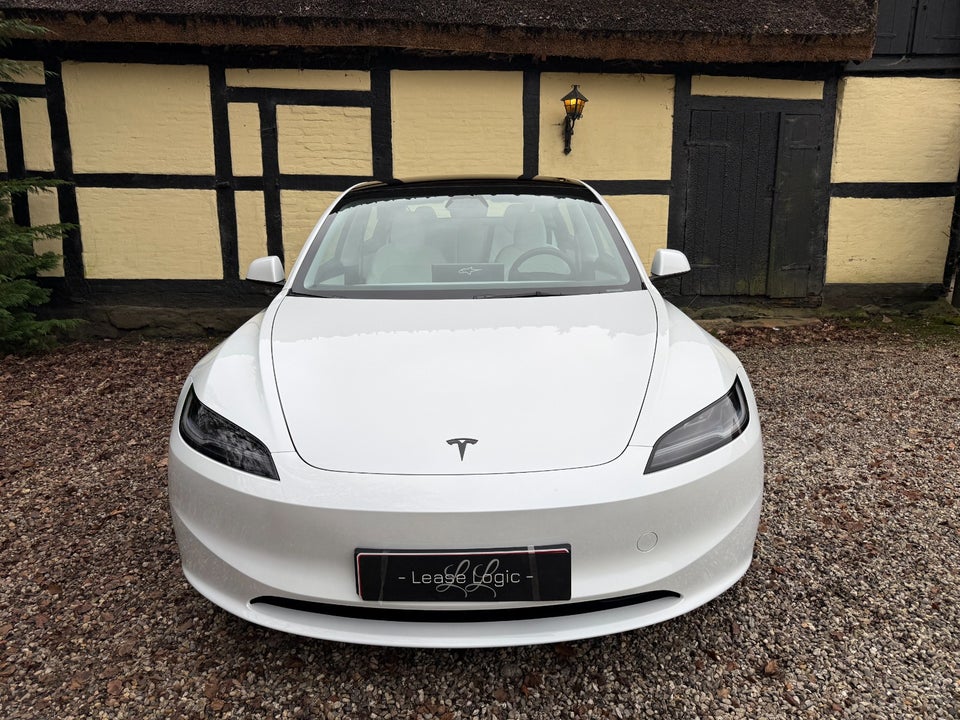 Tesla Model 3 RWD 4d