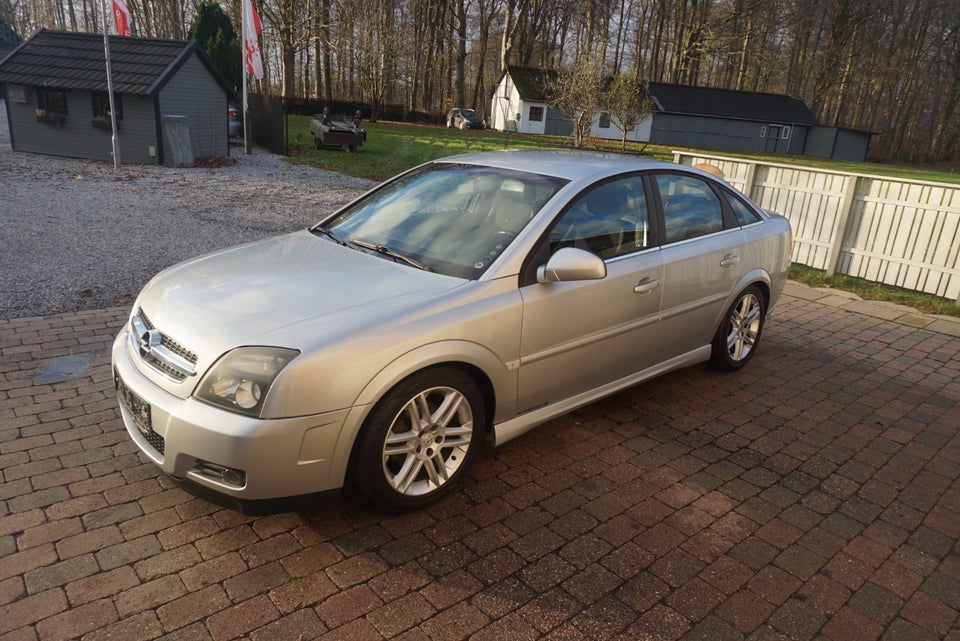 Opel Vectra 2,2 16V Elegance 4d