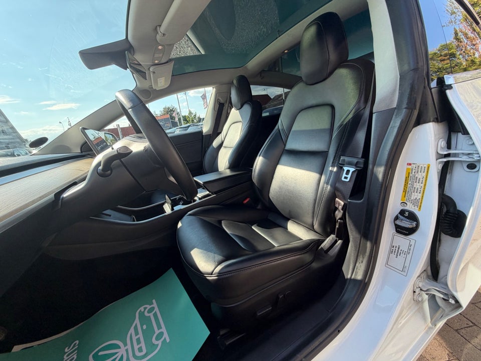 Tesla Model 3 Standard Range+ RWD 4d
