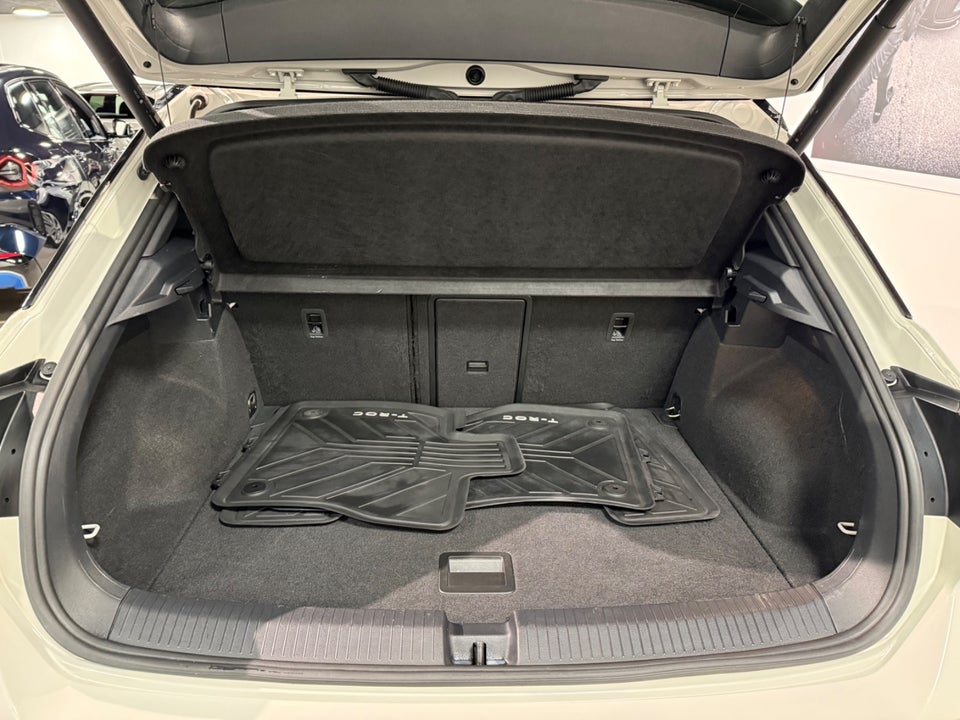 VW T-Roc 1,5 TSi 150 R-line DSG 5d