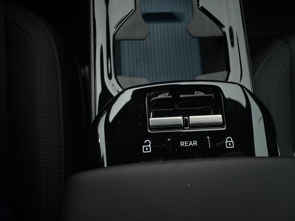 Volvo EX30 Extended Range Plus 5d