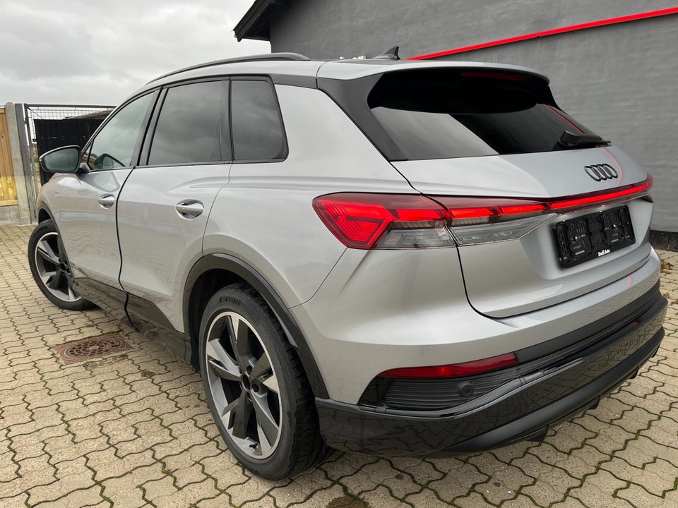 Audi Q4 e-tron 40 S-line 5d