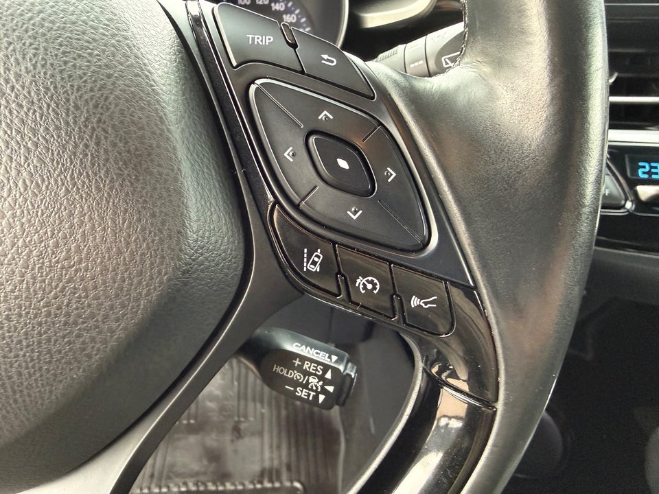 Toyota C-HR 1,8 Hybrid C-LUB Premium CVT 5d