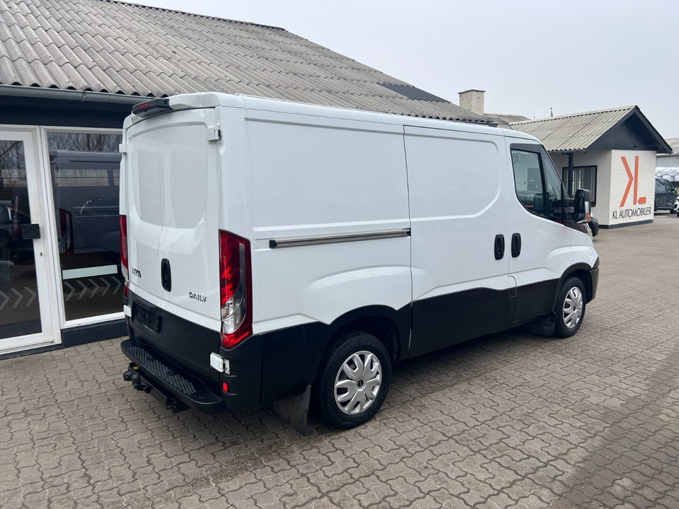 Iveco Daily 2,3 35S12 7,3m³ Van