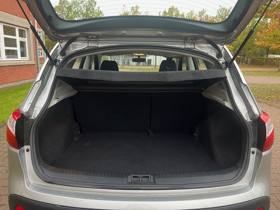 Nissan Qashqai 1,6 Visia 5d