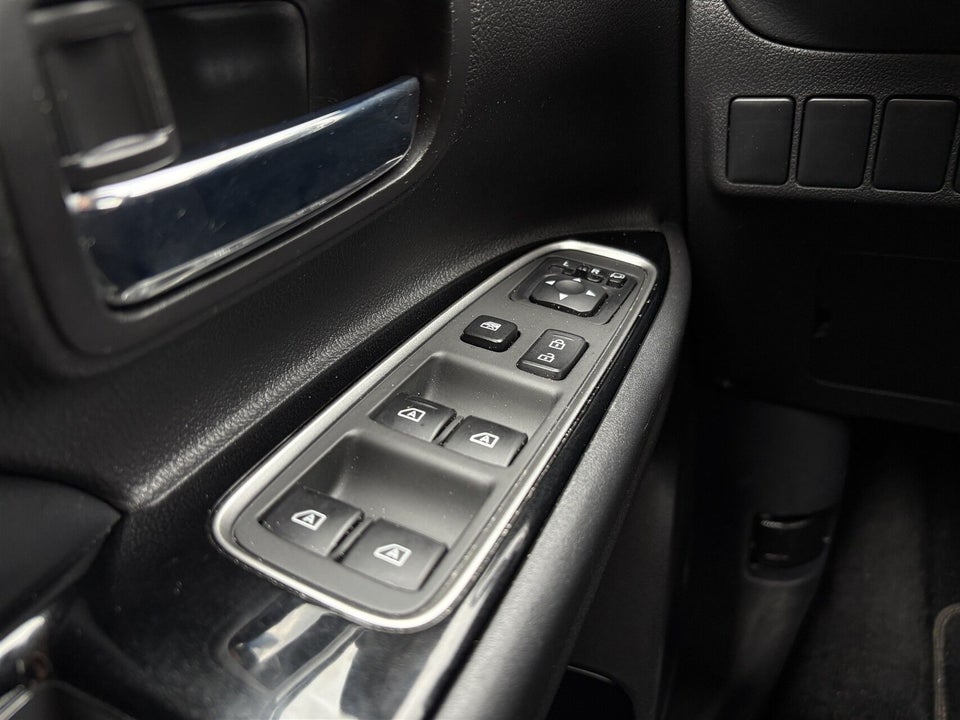 Mitsubishi Outlander 2,4 PHEV Invite+ CVT 4WD 5d