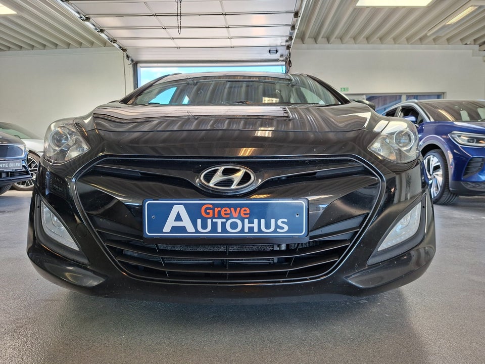 Hyundai i30 1,6 CRDi 110 Comfort CW Eco 5d
