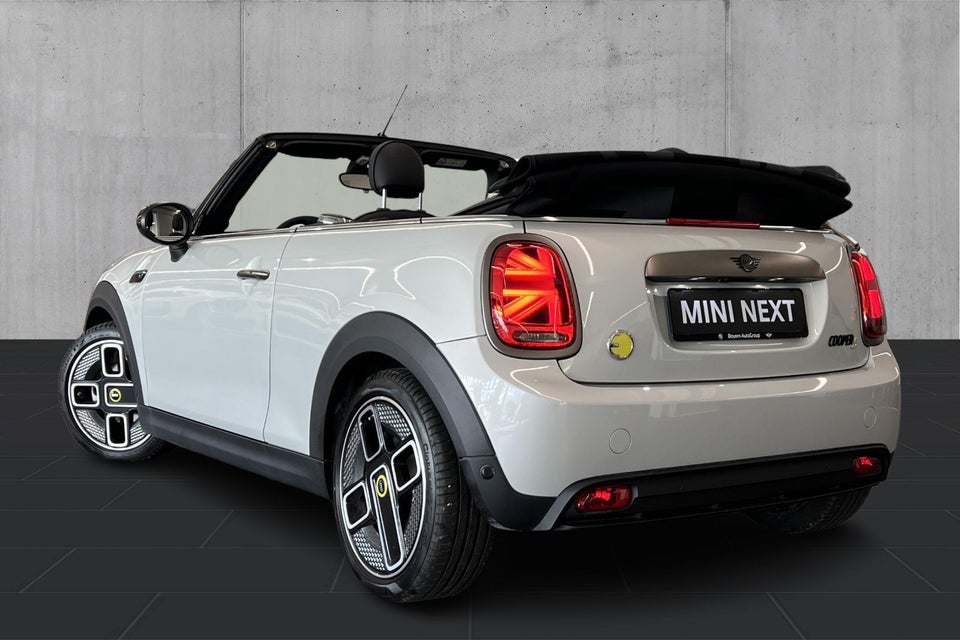 MINI Cooper SE Cabriolet 2d