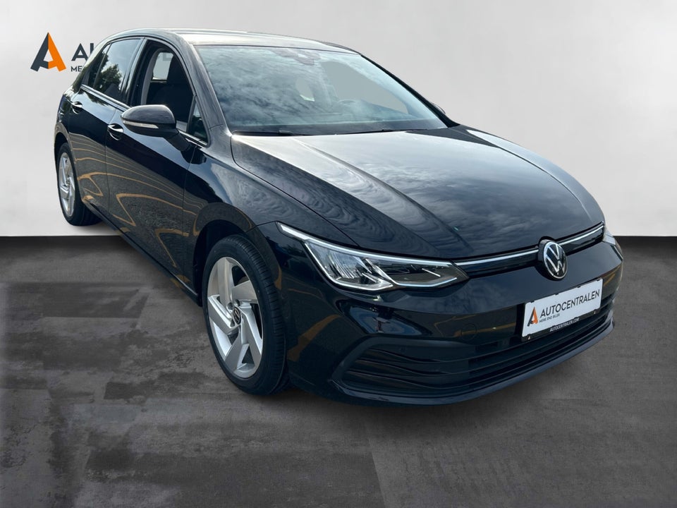 VW Golf VIII 1,5 eTSi 130 Life 75 Years Edition DSG 5d