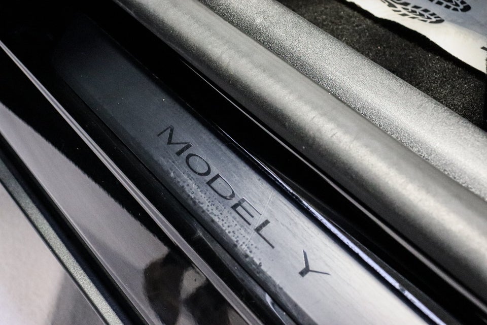 Tesla Model Y Performance AWD 5d