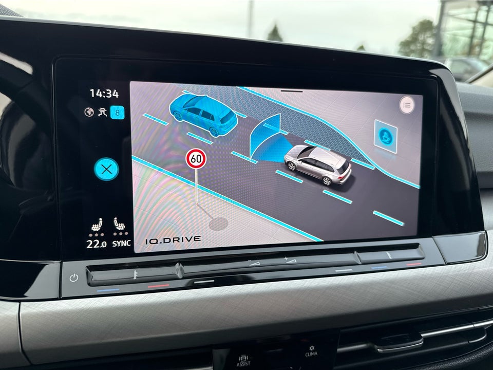 VW Golf VIII 1,5 TSi 130 Life Variant 5d