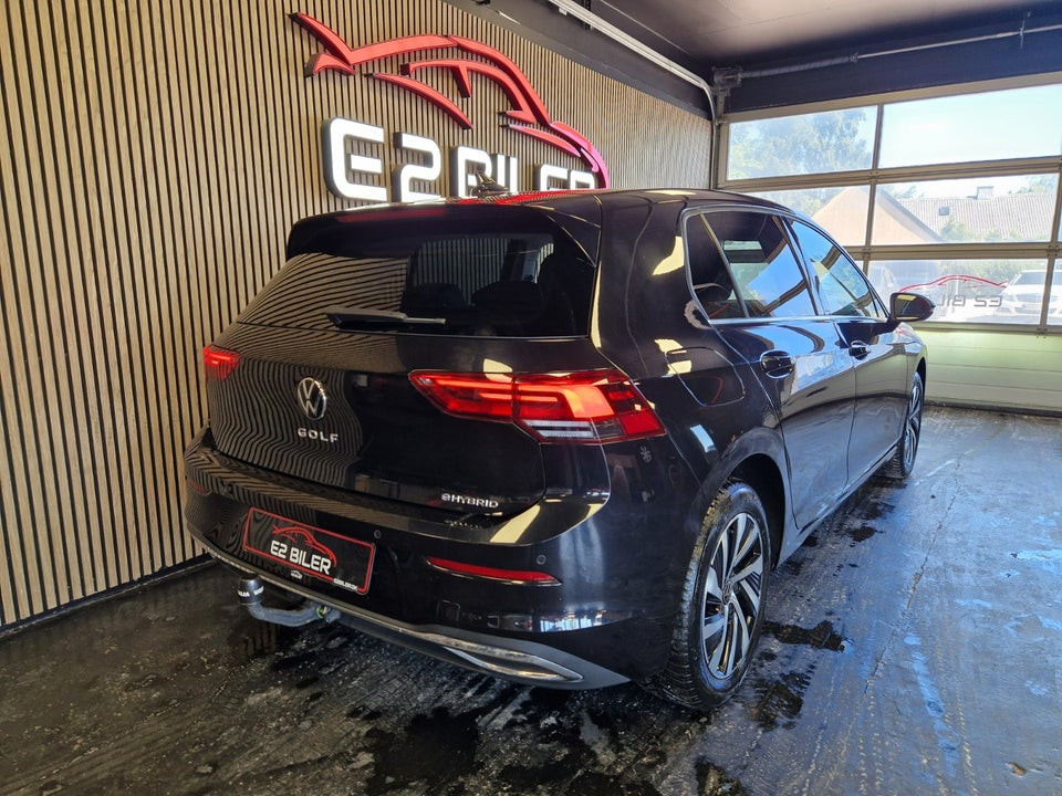 VW Golf VIII 1,4 eHybrid DSG 5d